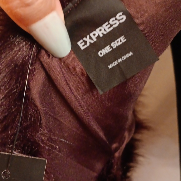 Express Purple Faux Fur Neck Warner - Picture 3 of 7